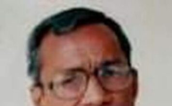 रामदेव शुक्लः व्याख्यात्मक आलोचना के अंतिम स्तंभ रामदेव शुक्ल व्याख्यात्मक आलोचना के अंतिम स्तंभ हैं। ‘बिहारी- सतसई का पुनर्पाठ’ उनकी नवीनतम प्रकाशित आलोचना-कृति है। वे अच्छे कथाकार भी हैं।