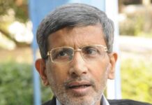 शैबाल गुप्ता का जाना बिहार के लिए अपूरणीय क्षति ! यह स्वीकार करना कि शैबाल गुप्ता नहीं रहे, मेरे लिए कितना दुखद है, कैसे कहूँ। दशकों से हम मित्र रहे। इतनी यादें और संस्मरण हैं, जिन्हें लिखना मुश्किल होगा।