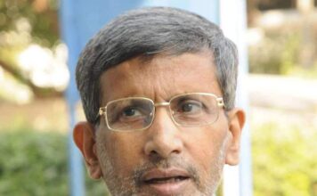 शैबाल गुप्ता का जाना बिहार के लिए अपूरणीय क्षति ! यह स्वीकार करना कि शैबाल गुप्ता नहीं रहे, मेरे लिए कितना दुखद है, कैसे कहूँ। दशकों से हम मित्र रहे। इतनी यादें और संस्मरण हैं, जिन्हें लिखना मुश्किल होगा।