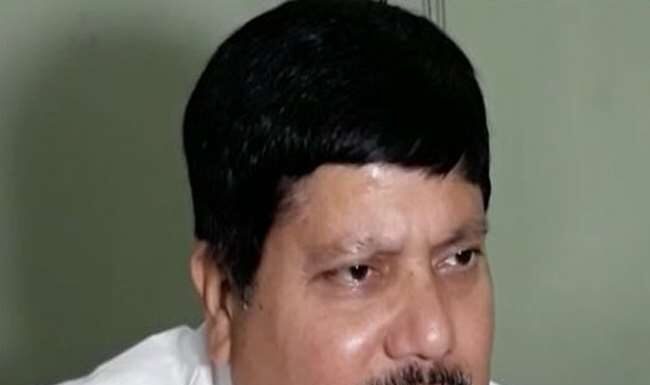 बीजेपी सांसद अर्जुन सिंह पार्टी में अपनी उपेक्षा से परेशान हैं बीजेपी सांसद अर्जुन सिंह अपनी उपेक्षा से परेशान हैं। कल उनके करीबी दो विधायक ममता से इसलिए मिलने गये, ताकि वह अपनी ताकत का अहसास करा सकें।