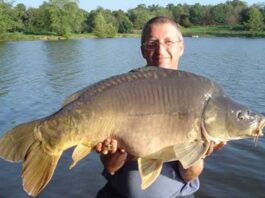 केज कल्चर के जरिये मत्स्य पालन कर बन रहे हैं आत्मनिर्भर केज कल्चर के जरिये मत्स्य पालन कर झारखंड के विस्थापित परिवार आत्मनिर्भर बन रहे हैं। झारखंड सरकार इसमें लोगों की सहायता कर रही है।