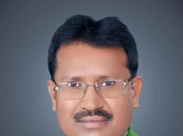 बीजेपी विधायक ज्ञानेंद्र सिंह ज्ञानू के आरोप पर भड़का वैश्य समाज बीजेपी विधायक ज्ञानेंद्र सिंह ज्ञानू को प्रदेश अध्यक्ष संजय जयसवाल पर आरोप लगाना भारी पड़ रहा है। जगन्नाथ प्रसाद गुप्ता ने उन पर हमला बोला