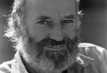 लारेंस फरलेंग्टी की की मौत पर शहर में मातम मना… लारेंस फरलेंग्टी ने 101 साल की उम्र में भी कविता लिखी। उन्हें युद्ध से नफरत थी। मानवता से मुहब्बत के आदी थी। बुढ़ापे में बेहद रूमानी।