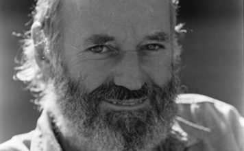 लारेंस फरलेंग्टी की की मौत पर शहर में मातम मना… लारेंस फरलेंग्टी ने 101 साल की उम्र में भी कविता लिखी। उन्हें युद्ध से नफरत थी। मानवता से मुहब्बत के आदी थी। बुढ़ापे में बेहद रूमानी।