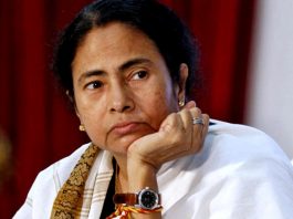 ममता बनर्जी ने गोटी तो ठीक बिछायी है, पर बीजेपी को पछाड़ पायेंगी ! बंगाल में लोकतंत्र की जीत हुई है तो अभी चल रहे हिंसा-आगजनी औप हत्याओं के पीछे कौन है? यह सवाल आज की तारीख में काफी मौजू सवाल है।