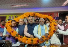 ईसाई व मुस्लिम बने दलितों को आरक्षण के पक्ष में नहीं है भाजपा ईसाई व मुस्लिम बने दलितों को आरक्षण के पक्ष में भाजपा नहीं है। रविदास जयंती पर सांसद व बिहार के पूर्व डिप्टी सीएम सुशील कुमार मोदी ने यह बात कही।