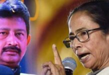 राजीव बनर्जी और ममता बनर्जी एक दूसरे की कलई खोल रहे हैं राजीव बनर्जी और ममता बनर्जी एक दूसरे की कलई खोल रहे हैं। दोनों नेताओं के बीच जुबानी जंग छिड़ी है। राजीव बनर्जी ममता का साथ छोड़ अब बीजेपी में हैं।