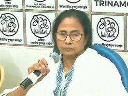 ममता बनर्जी बीजेपी को हराने के लिए रोज नयी चालें चल रही हैं घुसपैठ पर ममता बनर्जी का 2005 में जो स्टैंड था, वह ममता 2021 में भूल गयी हैं। किंतु संकेत हैं कि मतदाता उन्हें इस बार याद दिला देंगे!