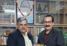 आरएसएस के नए सरकार्यवाह होसबाले के सामने हैं कई चुनौतियां आरएसएस के नए सरकार्यवाह दत्तात्रेय होसबाले हैं तो बड़े दिल वाले, लेकिन संघ के सरकार्यवाह के रूप में उनके सामने हैं चुनौतियां भी हैं।