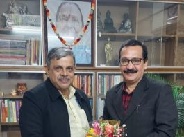 आरएसएस के नए सरकार्यवाह होसबाले के सामने हैं कई चुनौतियां आरएसएस के नए सरकार्यवाह दत्तात्रेय होसबाले हैं तो बड़े दिल वाले, लेकिन संघ के सरकार्यवाह के रूप में उनके सामने हैं चुनौतियां भी हैं।