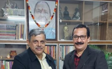 आरएसएस के नए सरकार्यवाह होसबाले के सामने हैं कई चुनौतियां आरएसएस के नए सरकार्यवाह दत्तात्रेय होसबाले हैं तो बड़े दिल वाले, लेकिन संघ के सरकार्यवाह के रूप में उनके सामने हैं चुनौतियां भी हैं।