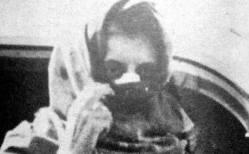 इंदिरा की नाक की पट्टी फेल रही, ममता का प्लास्टर क्या असर डालेगा! इंदिरा गांधी की नाक की पट्टी तो मतदाताओं की सहानुभूति नहीं हासिल कर सकी थी। अब देखना है ममता बनर्जी के पैर की पट्टी का करिश्मा!