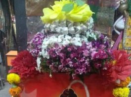 कोलकाता की पहचान और भक्तों की जान हैं बाबा भूतनाथ ! कोलकाता की पहचान और भक्तों की जान हैं बाबा भूतनाथ, यह कहने में अतिशयोक्ति नहीं होगी। भूतनाथ के दर्शन हर कोई चाहता है।