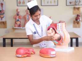 मानव सेवा कर स्वावलंबन की ओर बढ़ रही हैं झारखंड की बेटियां मानव सेवा कर स्वावलंबन की ओर झारखंड की बेटियां बढ़ रही हैं। मुख्यमंत्री हेमंत सोरेन की योजना से हाशिये पर खड़ी बेटियां आत्मनिर्भर बन रही हैं।