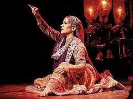 संगीत शैलियों के विकास में तवायफों के कोठों का बड़ा योगदान रहा संगीत शैलियों के विकास में तवायफों के कोठों का सबसे बड़ा योगदान था। तब कोठे देह व्यापार के नहीं, संगीत और तहजीब के बड़े व मशहूर केंद्र होते थे।