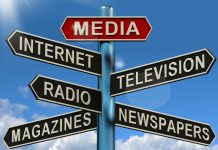 टीवी चैनेल और अखबार से लोग अब परहेज क्यों करने लगे हैं ! टीवी चैनेल और अखबार से लोग अब परहेज क्यों करने लगे हैं। सच तो यह है कि क्यों कोई टीवी खोले और प्रायोजित खबरें-तस्वीरें देखे। यही मूल वजह है।