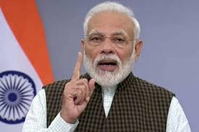 प्रधान मंत्री नरेंद्र मोदी ने सोमवार को काशी में कहा कि ‘‘भारत में जब भी औरंगजेब पैदा हुआ, तब इस मिट्टी से शिवाजी का भी उदय हुआ.’’