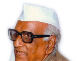 मोटूरि सत्यनारायण उत्तर-दक्षिण भाषा-सेतु के वास्तुकार थे मोटूरि सत्यनारायण आगरा में केंद्रीय हिदी संस्थान को भाषायी प्रयोजनीयता के केन्द्र के रूप में विकसित करना चाह रहे थे।