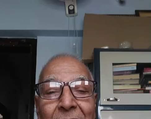 कमल दीक्षित ने अलविदा कहा, पर उनके शब्द अब भी गूंज रहे कमल दीक्षित ने दुनिया से विदा ले ली। पर, पत्रकारिता के संबंध में उनके शब्द अब भी गूंज रहे हैं- पत्रकारिता अभी सूचनाओं का व्यवसाय कर रही है।