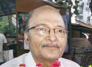 गांव में देवता तो गिनती के थे, पर बचपन में भूतों की भरमार थी गांव में देवता तो गिनती के थे जो आज भी हैं, लेकिन हमारे बचपन में भूतों की भरमार थी। ऐसे में जान सकते हैं कि देवताओं पर कितना लोड रहा होगा।