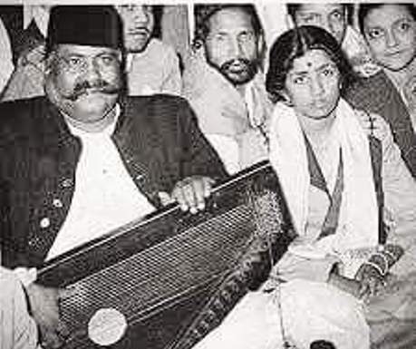 गुलाम अली खां साहब की ठुमरी- याद पिया की आये, आये न बालम ! गुलाम अली खां साहब की गाई कुछ ठुमरियां- याद पिया की आये, आये न बालम का करूं सजनी, नैना मोरे तरस गये जैसी ठुमरी लोग नहीं भूलते।