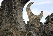 एकांत प्रेम के रहस्यमय स्मारक के बारे में जानिए, कहां है यह एकांत प्रेम के रहस्यमय स्मारक के बारे में जानिए, कहां है यह। यह अमेरिका के फ्लोरिडा में है। वास्तुकला का अद्भुत उदाहरण है।