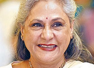 बंगाल में 70 वर्षीय ‘महागुरु’ को रोकने के लिए 72 वर्षीय ‘गुड्डी’ मैदान में बंगाल में ममता बनर्जी को 70 वर्षीय ‘महागुरु’ यानी मिथुन चक्रवर्ती को रोकने के लिए 72 वर्षीय ‘गुड्डी’ यानी जया बच्चन को चुनावी अखाड़े में उतारना ही पड़ा।