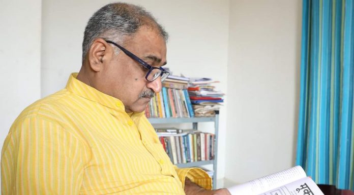 डॉ. अम्बेडकर का मानना था, दलितों के लिए स्वयं का मीडिया जरूरी है डॉ. अम्बेडकर का मानना था कि दलितों को जागरूक बनाने और उन्हें संगठित करने के लिए उनका स्वयं का मीडिया अनिवार्य है। उन्होंने ‘मूकनायक’ प्रकाशित किया।