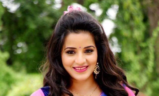 संस्कृत में ऑनर्स है भोजपुरी सिनेमा की यह अभिनेत्री मोनालिसा संस्कृत में ऑनर्स है भोजपुरी सिनेमा की सुपरस्टार अभिनेत्री अंतरा विस्वास। मूलतः बंगाल की रहनेवाली अंतरा विस्वास का एक नाम मोनालिसा भी है।