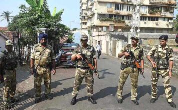 बंगाल बीजेपी के सभी 77 विधायकों को केंद्रीय सुरक्षा जारी रहेगी बंगाल बीजेपी के सभी 77 विधायकों को केंद्रीय सुरक्षा जारी रहेगी। हारे हुए प्रत्याशियों को भी केंद्र सरकार पूर्व प्रदत्त सुरक्षा मई तक बहाल रखेगी।