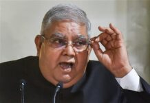 टीएमसी सांसद ने बंगाल के गवर्नर को गणतंत्र का कसाई कह दिया टीएमसी सांसद ने बंगाल के गवर्नर को गणतंत्र का कसाई कह दिया। गवर्नर जगदीप धनखड़ के खिलाफ टीएमसी इनदिनों काफी हमलावर हो गयी है।