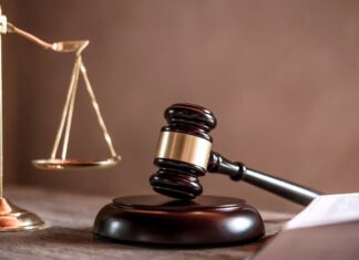 कलकत्ता हाईकोर्ट ने TMC नेताओं को बेल दी, पर रहेंगे हाउस अरेस्ट कलकत्ता हाईकोर्ट की दो जजों वाली बेंच नारदा स्टिंग मामले में गिरफ्तार TMC नेताओं को बेल दे दी, पर हाउस अरेस्ट की शर्त पर। बेंच का मत बंटा है