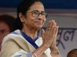 ममता बनर्जी कल राजभवन में तीसरी बार सीएम पद की शपथ लेंगी ममता बनर्जी अपनी पार्टी के विस्तार में लगी हुई हैं। रणनीति के तहत वह कांग्रेस के साथ दूसरे विपक्षी दलों के नेताओं को तोड़ रही हैं।