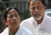 मुकुल राय, उनके बेटे और प्रणव मुखर्जी के पुत्र होंगे TMC में शामिल ! मुकुल राय और उनके बेटे शुभांश राय बंगाल में बीजेपी को सबसे पहले झटका दे सकते हैं। प्रणव मुखर्जी के कांग्रेसी पुत्र अभिजीत मुखर्जी भी TMC में जाएंगे।