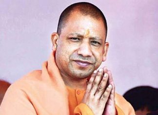 योगी आदित्यनाथ उत्तर प्रदेश में सब पर भारी क्यों पड़ रहे हैं ? योगी आदित्यनाथ उत्तर प्रदेश में सब पर भारी क्यों पड़ रहे हैं। इसलिए कि वे राजधर्मुम निभाना बखूबी जानते हैं। उनके समर्थकों से ज्यादा विरोधी अभी मुखर हुए हैं।