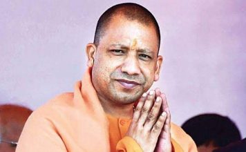 योगी आदित्यनाथ उत्तर प्रदेश में सब पर भारी क्यों पड़ रहे हैं ? योगी आदित्यनाथ उत्तर प्रदेश में सब पर भारी क्यों पड़ रहे हैं। इसलिए कि वे राजधर्मुम निभाना बखूबी जानते हैं। उनके समर्थकों से ज्यादा विरोधी अभी मुखर हुए हैं।