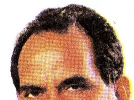 पूर्व प्रधानमंत्री चंद्रशेखर को उनकी पुण्यतिथि पर याद करते हुए पूर्व प्रधानमंत्री चंद्रशेखर को याद करते हुए। बलिया से उठा, बुलन्दी छू गया। ठेठ, खुद्दार, गंवई अक्स, खादी की सादगी में मुस्कुराता चेहरा। अब नही दिखेगा।