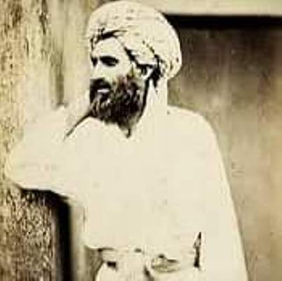 पीर अली खां 1857 के स्वतंत्रता संग्राम के ऐसे योद्धा थे, जिनके बलिदान को देश ने विस्मृत कर दिया है। बिना रियासत वाले योद्धाओं में पीर अली की गिनती होती है।