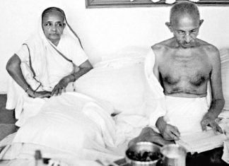 गांधी के निर्माण में क्सतूर बाई के योगदान की नहीं होती चर्चा ! गांधी के बारे में सभी बात करते हैं। उनके गुणों का बखान करते हैं। पर, गांधी के निर्माण में उनकी अर्धांगिनी कस्तूर बाई के त्याग, सांाजिक आंदोलनों में सहभागिता भूल जाते हैं।