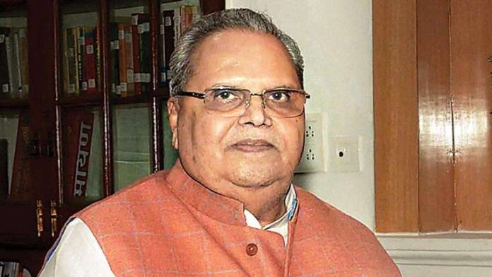 satyapal malik नरेंद्र मोदी सरकार के खिलाफ लगातार अपने बेढंगे बोल के कारण मेघालय के राज्यपाल सत्यपाल मलिक अक्सर चर्चा में आते रहे हैं.