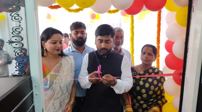 फर्स्ट इम्प्रैशन अकादमी महिलाओं को आत्मनिर्भर बनाएगी युवा कांग्रेस के झारखंड प्रदेश उपाध्यक्ष कुमार रौशन ने फर्स्ट इम्प्रैशन अकादमी का उद्घाटन किया